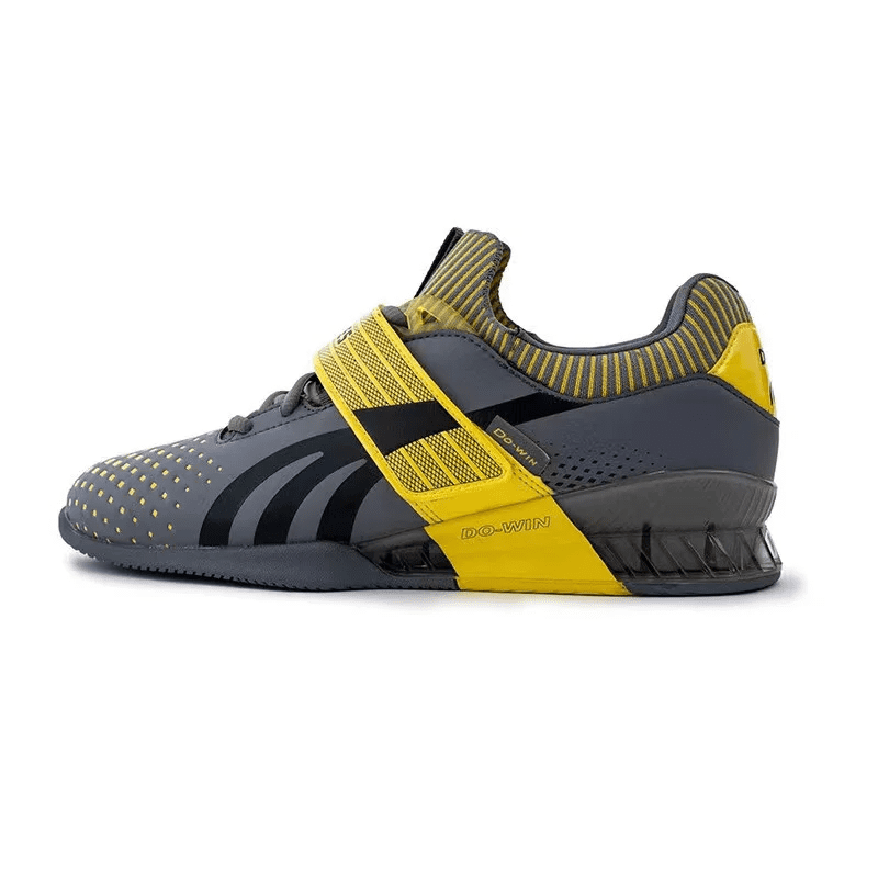 "Chaussure de powerlifting pour femmes en gris, combinant style et performance."