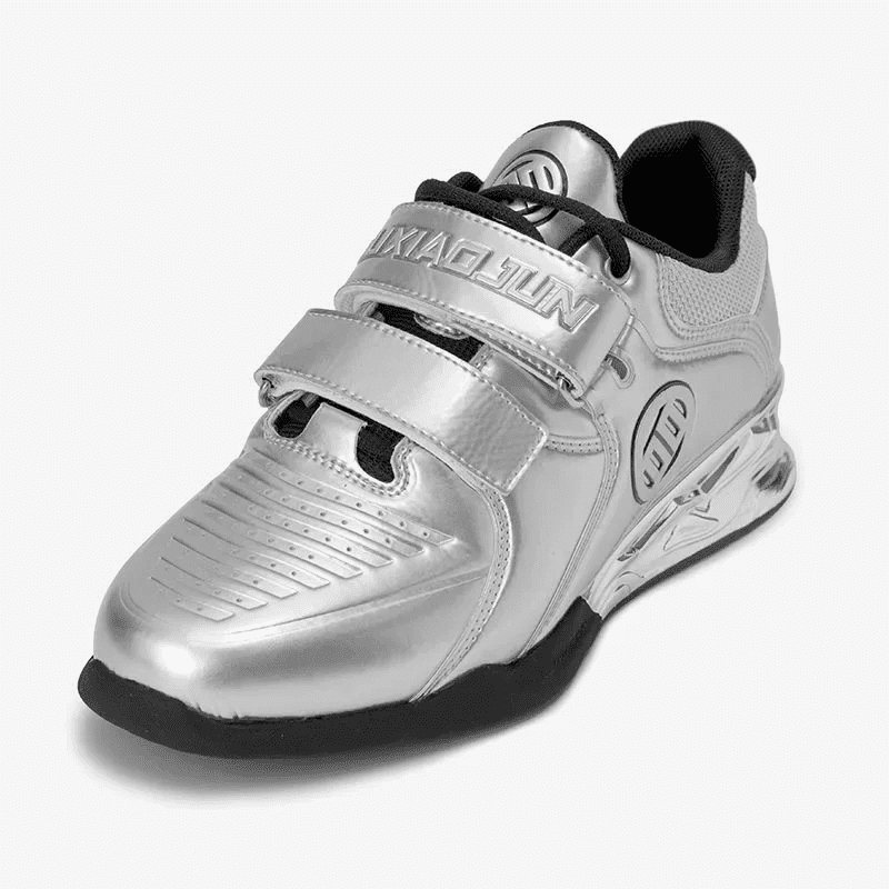 "Chaussures d'haltérophilie élégantes en couleur argentée pour une performance optimale."